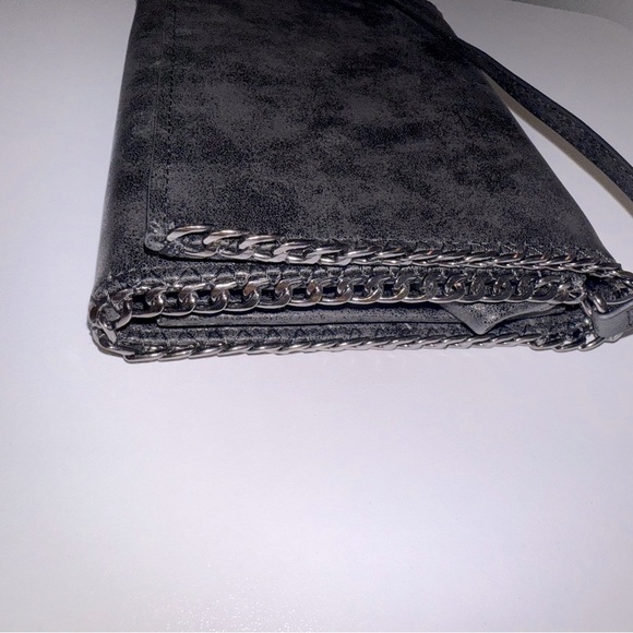 Elegant Chain-Trimmed Wallet Bag - Picture 7 of 16
